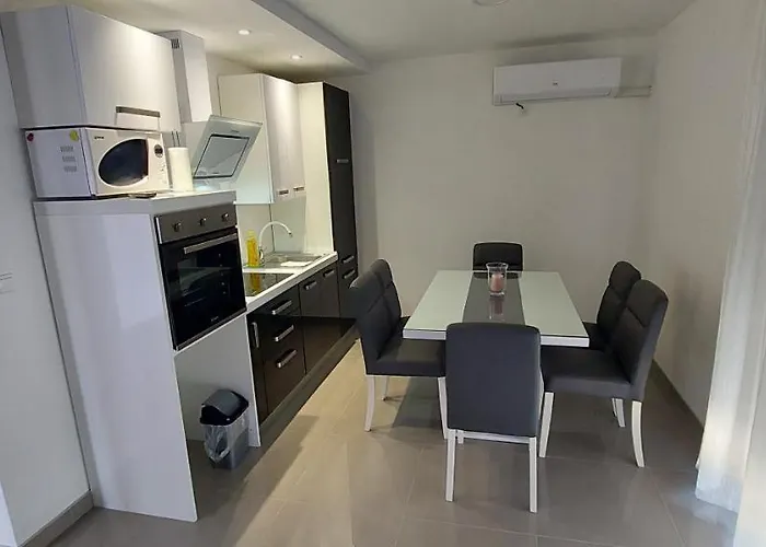 Lucija Apartamento Kaštela