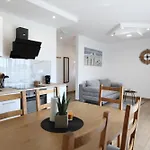 Lucija * Kaštela