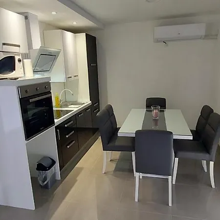 Lucija Apartmán Kaštela
