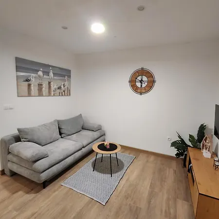 Lucija Apartman *