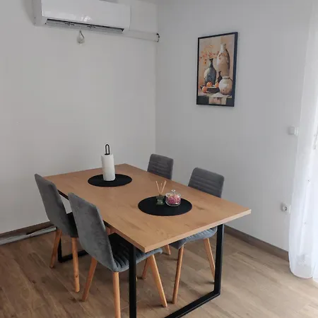 Lucija Appartement *